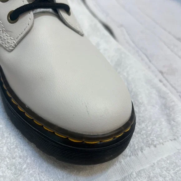 Men’s Sz 8 Dr. Martens White Leather Boots - Picture 13 of 13
